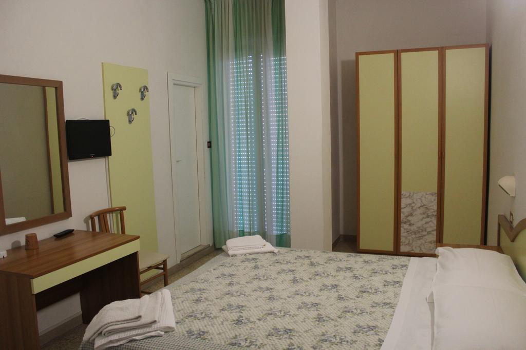Hotel Santini Римини Екстериор снимка
