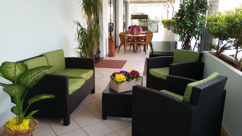 Hotel Santini Римини Екстериор снимка